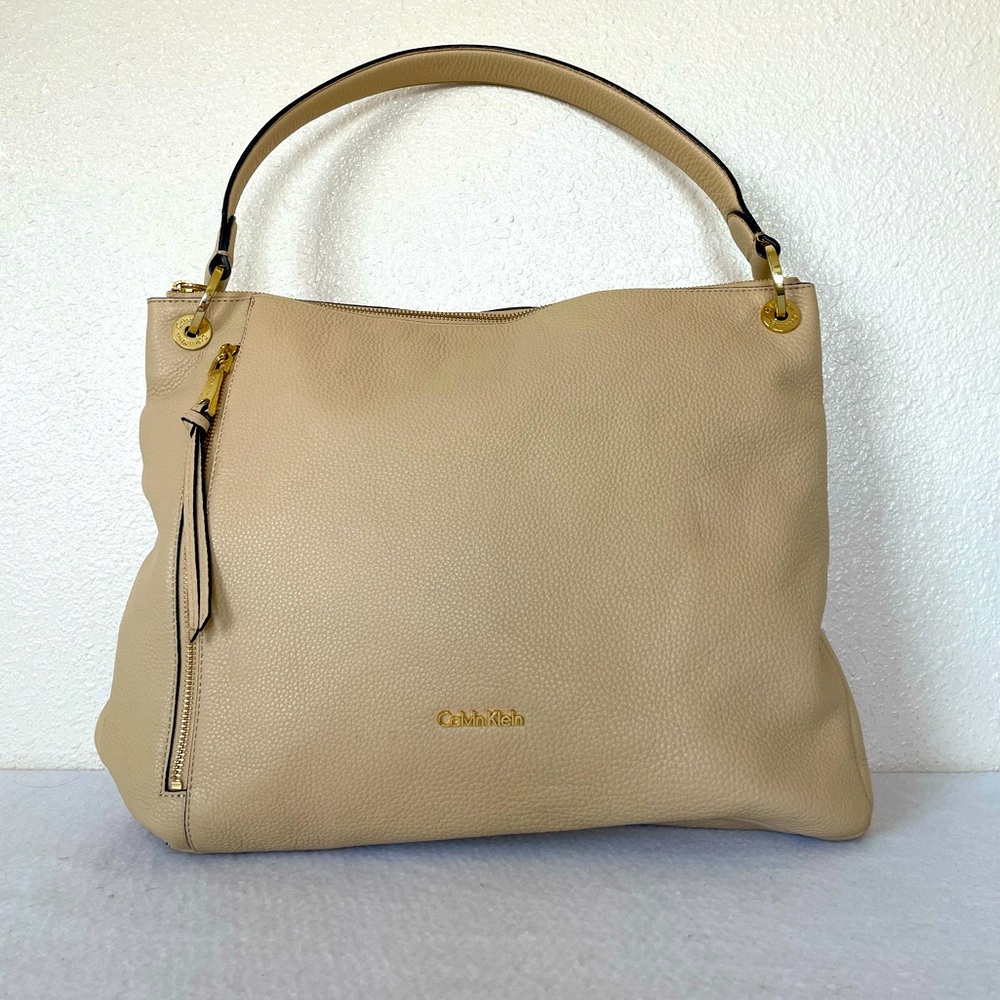Calvin Klein Beige Leather Shoulder Bag | Gold Hardware | Everyday Luxe